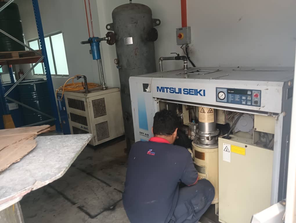 Service 30 HP Mitsui Seiki Oil Flooded Screw Compressor 