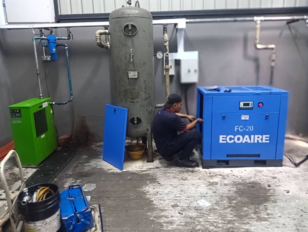 Service 20 HP ECOAIRE Screw Compressor FC-20