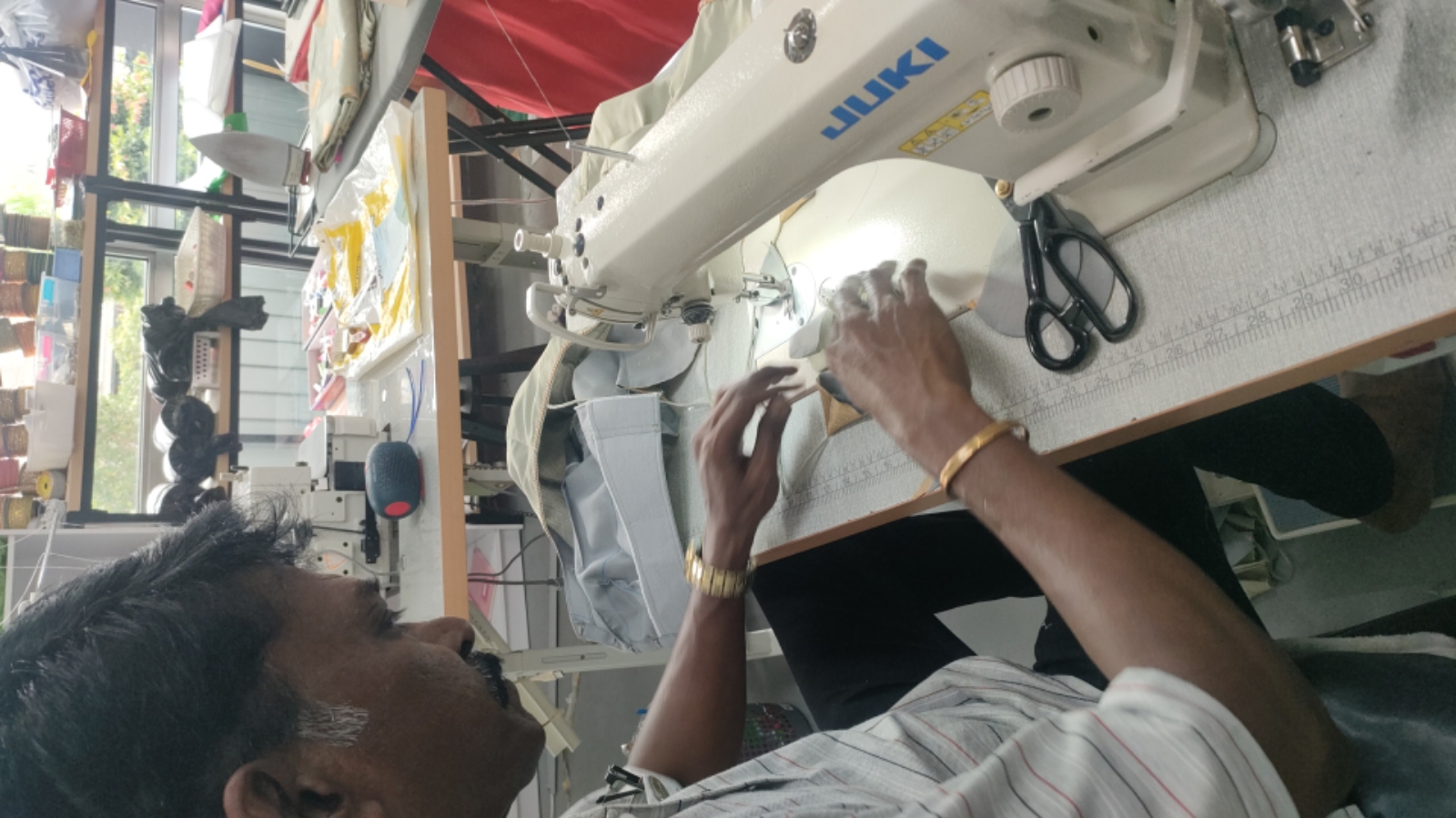 JUKI HI SPEED SEWING MACHINE