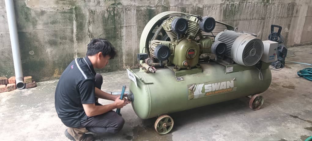 Service 15 HP Swan Air Compressor SWP-415