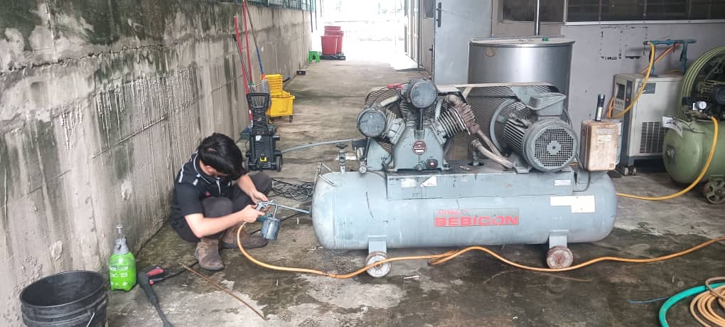 Service Hitachi Air Compressor 