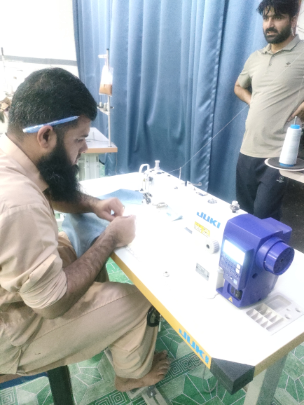 JUKI HI SPEED SEWING MACHINE JUKI HI SPEED SEWING MACHINE