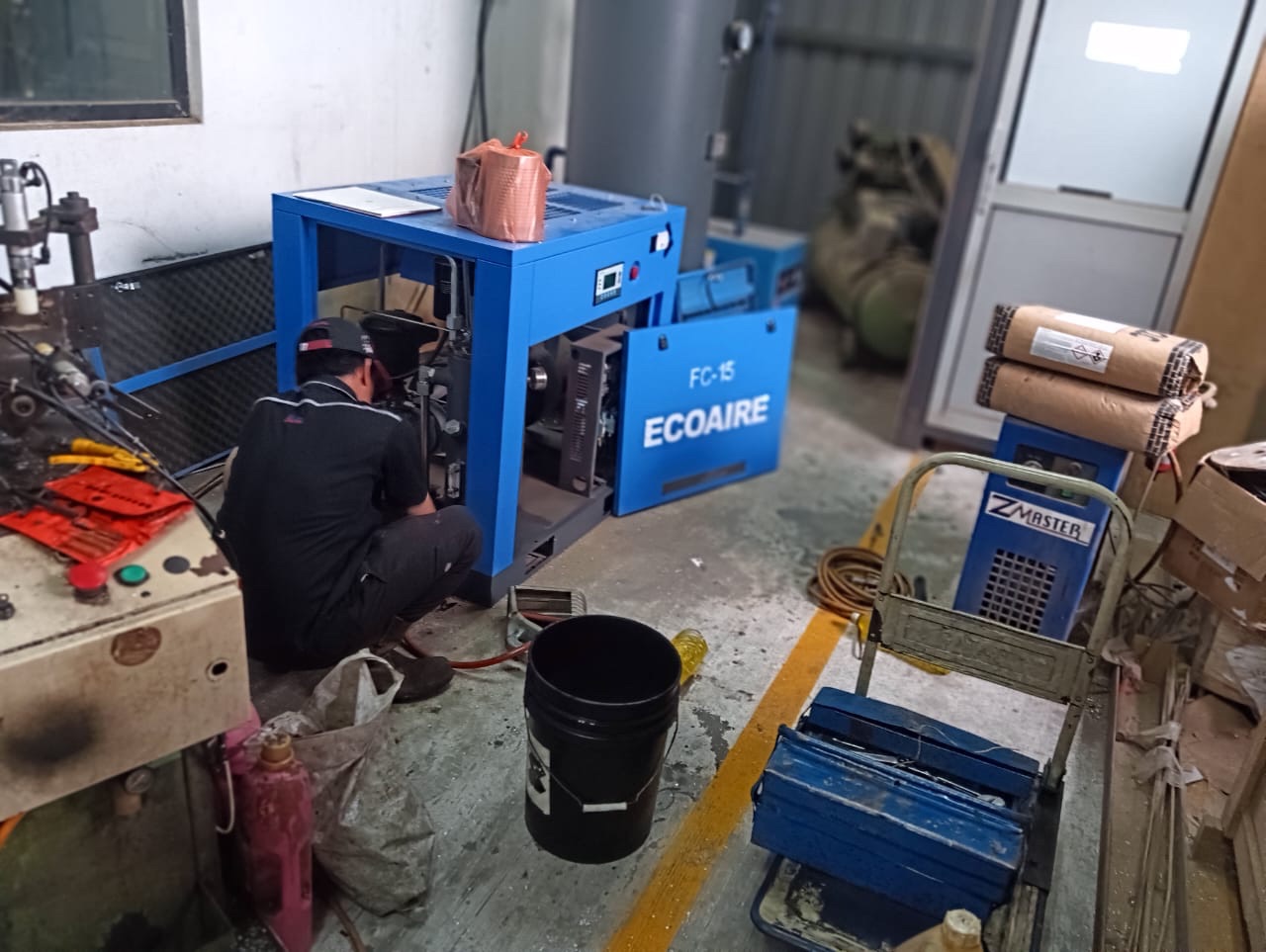 Service 15 HP ECOAIRE Screw Compressor FC-15