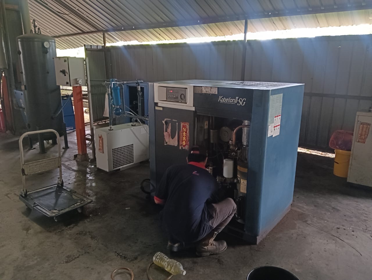 Service 20 HP Kobelco Air Compressor 