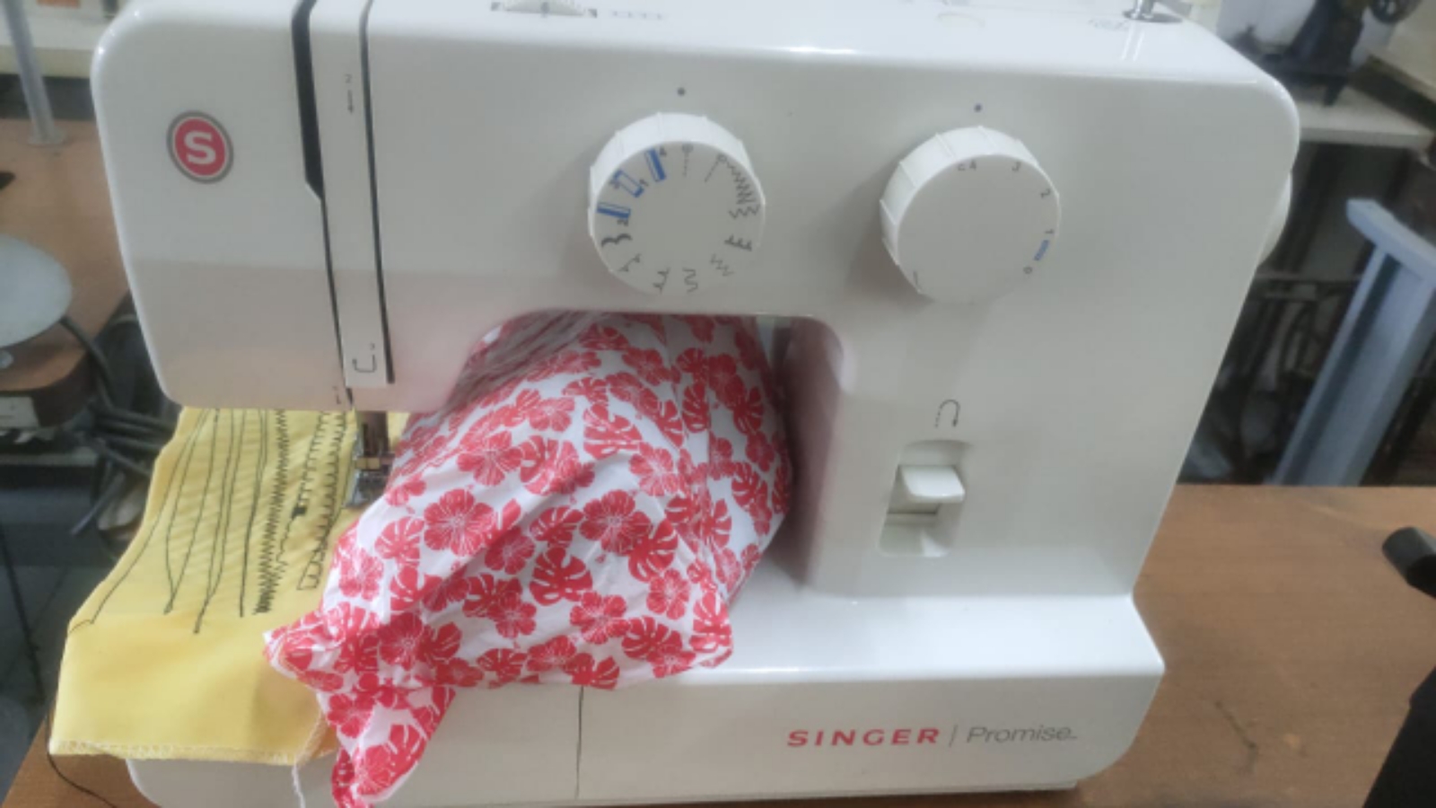 SINGER 1409 PORTABLE SEWING MACHINE SINGER 1409 PORTABLE SEWING MACHINE