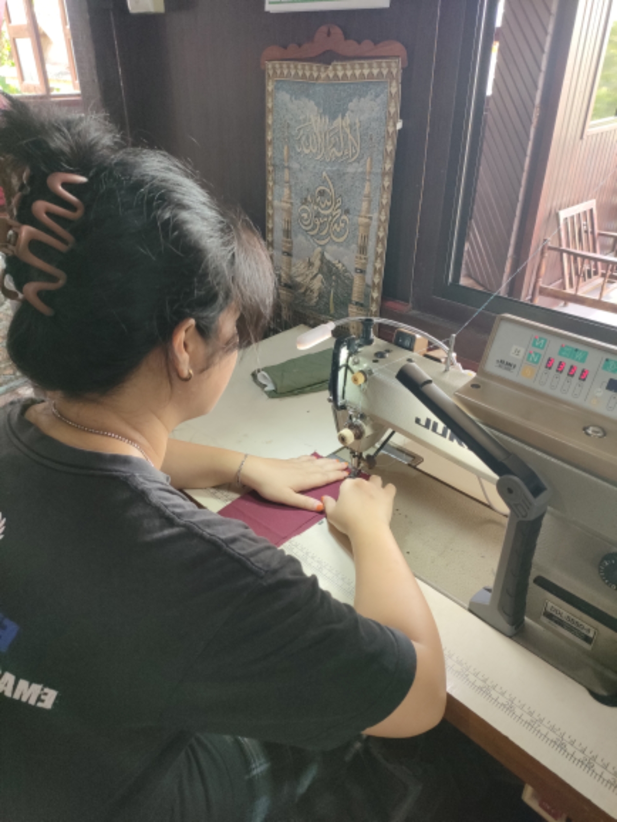 JUKI HI SPEED SEWING MACHINE JUKI HI SPEED SEWING MACHINE