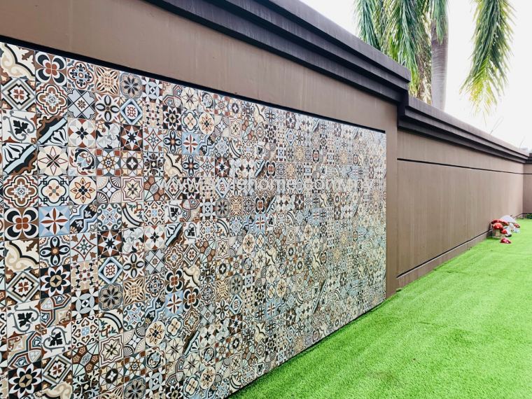 resort feel fencing wall by Stylehome