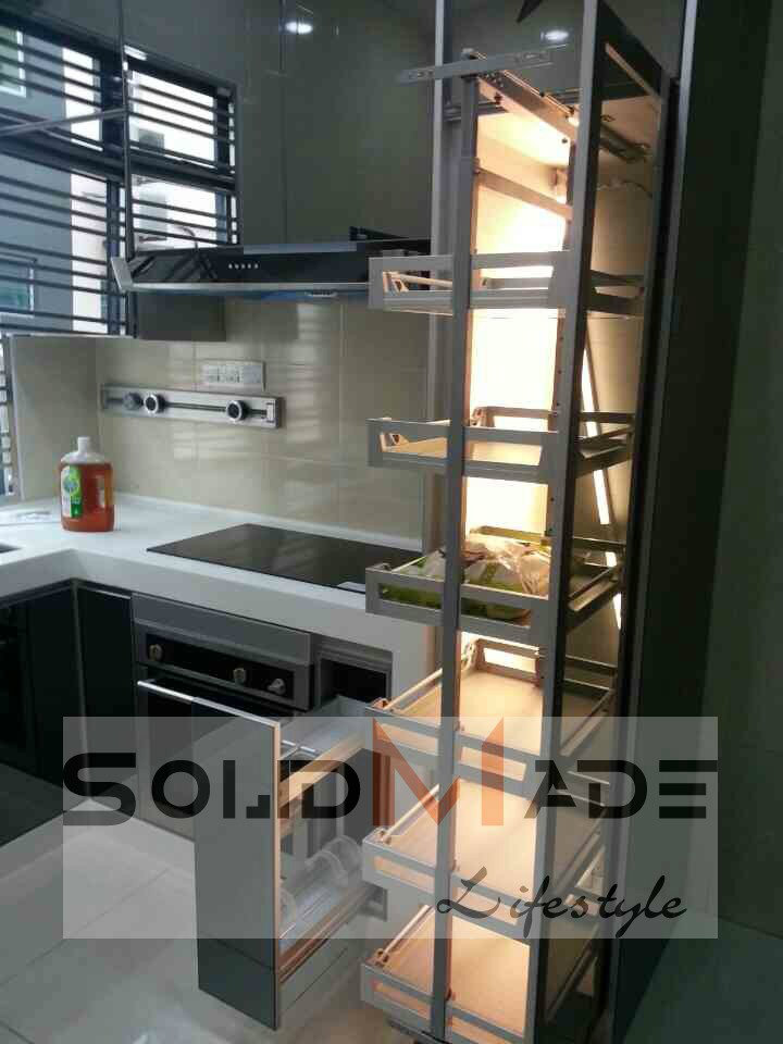 KitchenWare - Tall Leader Pull Out Basket
