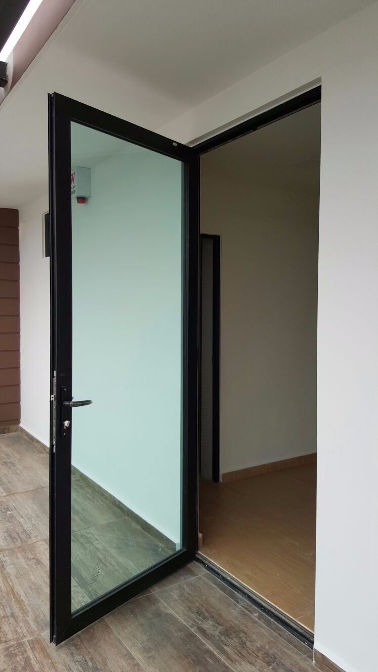Aluminium Swing Door