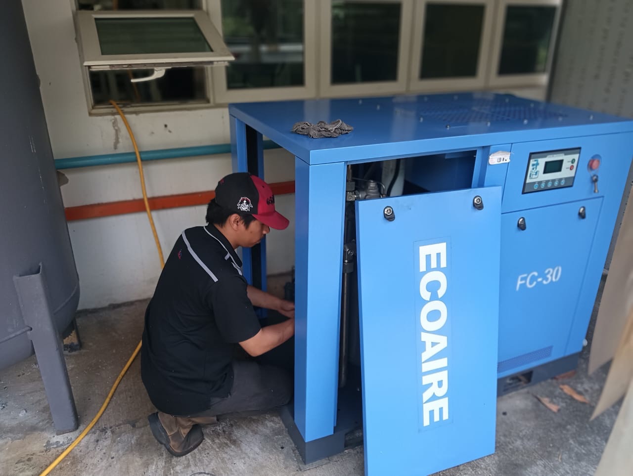 Service 30 HP ECOAIRE Air Compressor FC-30