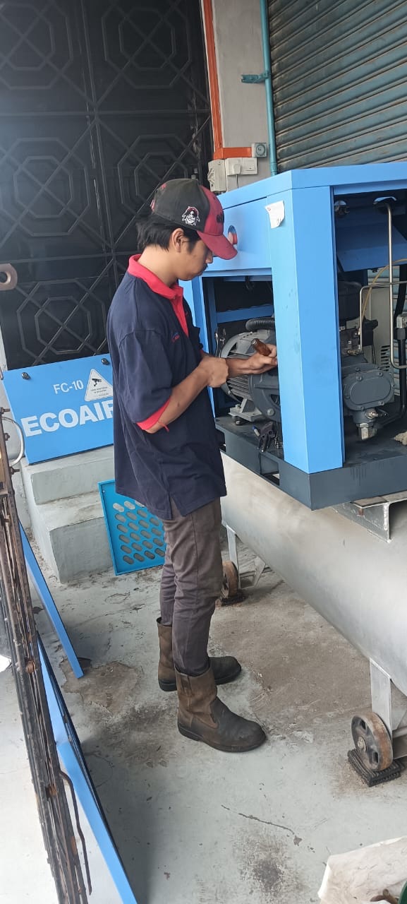 Service 10 HP ECOAIRE Screw Compressor FC-10