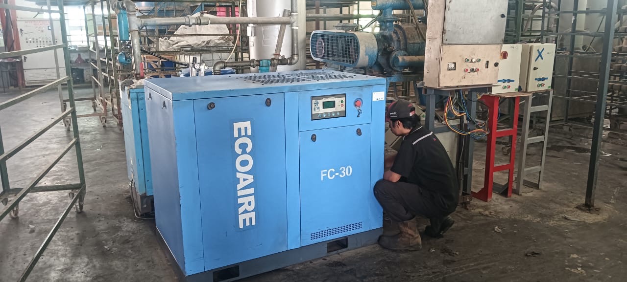 Service 30 HP ECOAIRE Screw Compressor FC-30