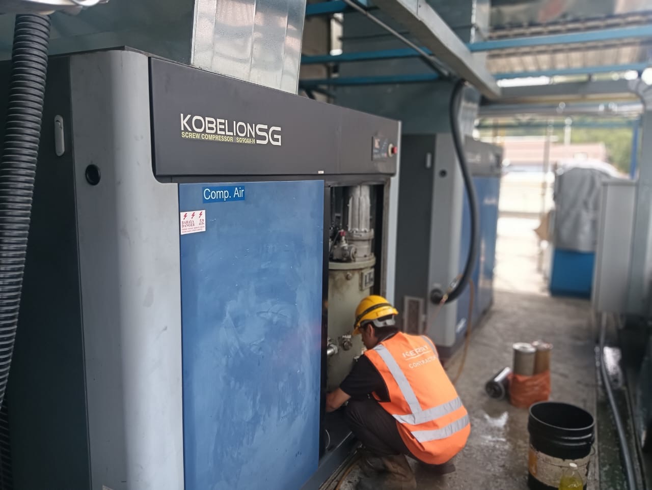 Service 120 HP KOBELCO Air Compressor SG90AV-H