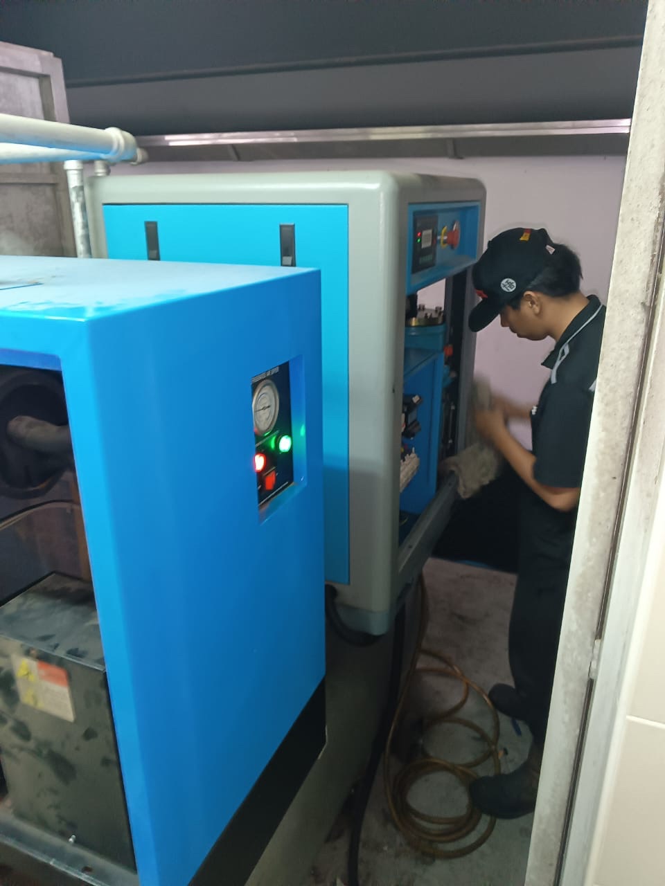 Service DEHAHA Air Compressor 