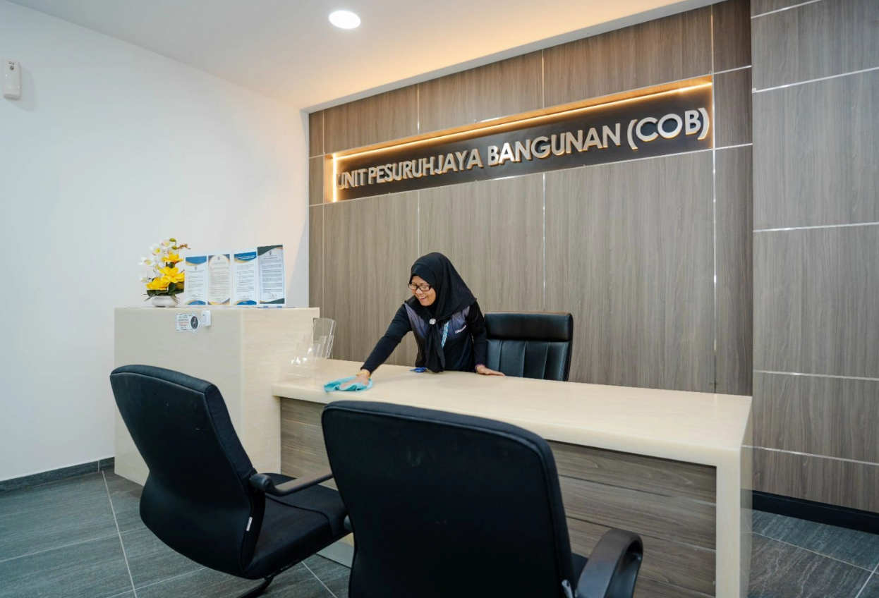 Post construction cleaning service for newly completed property