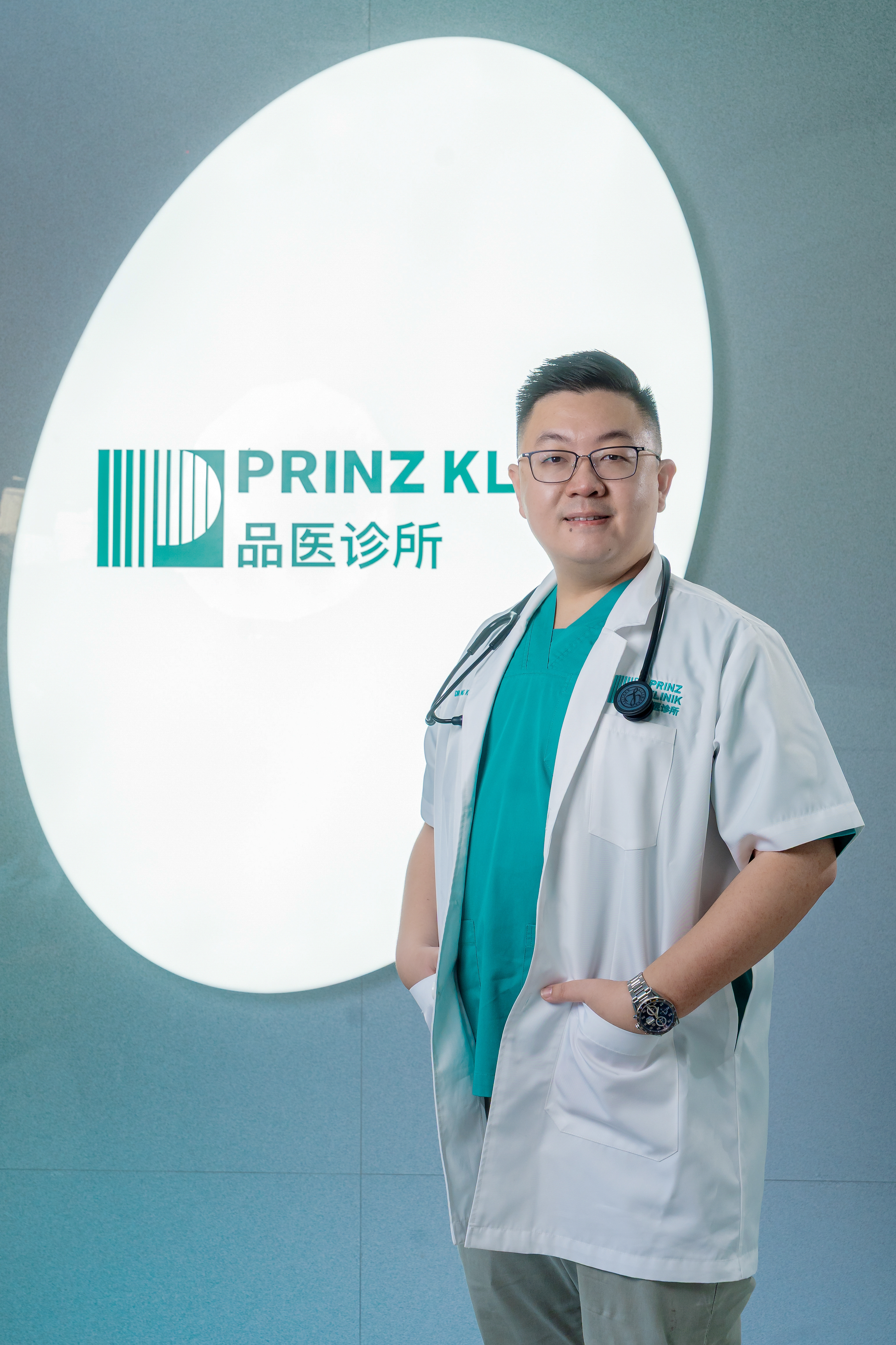 Doctors and healthcare team at Prinz Keponggi Clinic