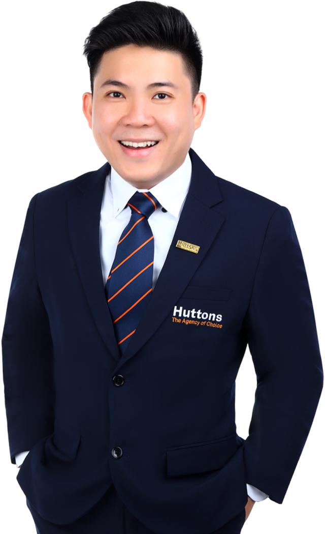 Kebanyakan ejen menjual. Saya mendengar dahulu.